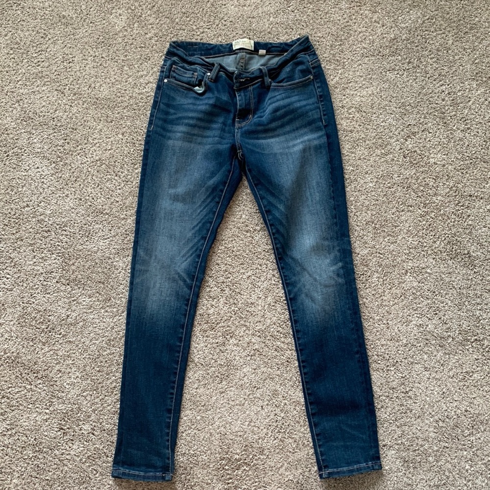 BKE Dark Wash Skinny Jeans Size 27